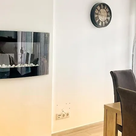 Vivenda Espacosa E Luminosa *