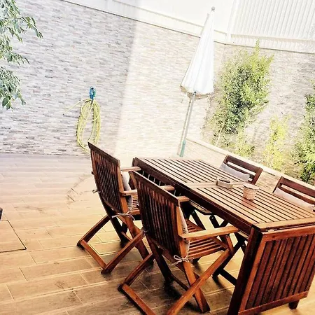 Vivenda Espacosa E Luminosa