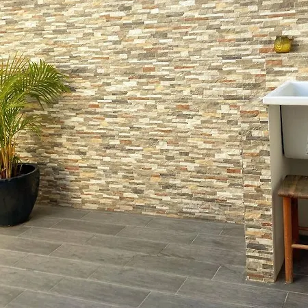 Vivenda Espacosa E Luminosa *