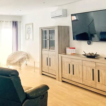 Vivenda Espacosa E Luminosa Casa de Férias Quelfes